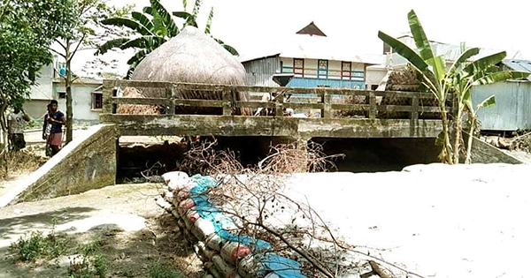 আখাউড়ায় পুরো খাল গিলে খেলো প্রভাবশালীরা