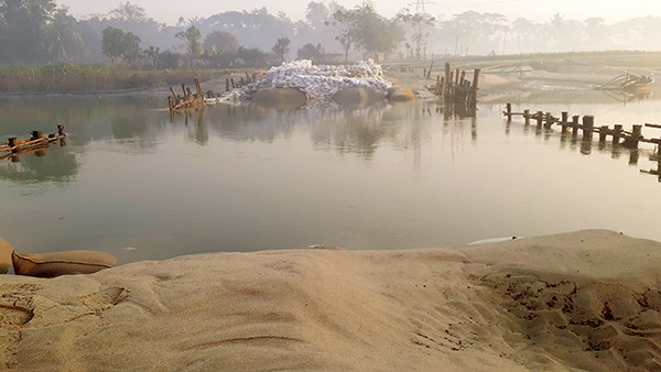 অচল কক্সবাজার সদরের বাঁকখালী রাবারড্যাম