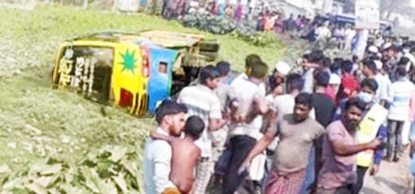 ব্রাহ্মণবাড়িয়ায় ওভারটেক করতে গিয়ে বাস নিয়ন্ত্রণ হারিয়ে খাদে : আহত ১৫