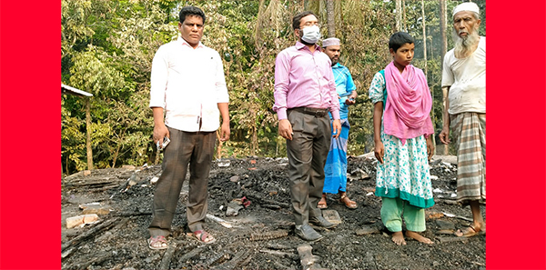 দুমকিতে বসতঘর পুড়ে ছাই 