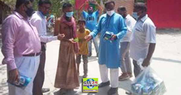 দুমকি প্রেসক্লাবের উদ্যোগে মাক্স ও সাবান বিতরণ