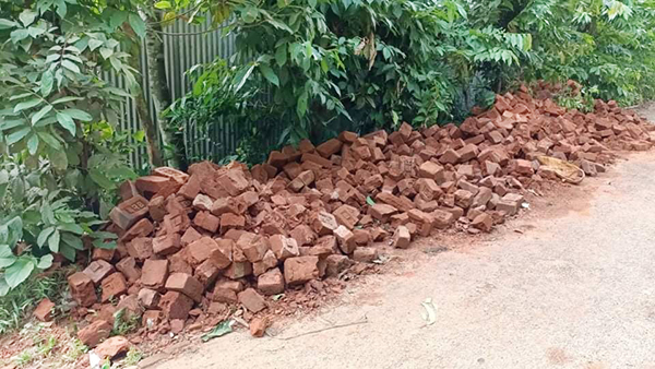 আখাউড়ায় প্রধানমন্ত্রী শেখ হাসিনার স্বপ্নের আশ্রয়ন প্রকল্পে সামগ্রী ব্যবহারে দূর্নীতি