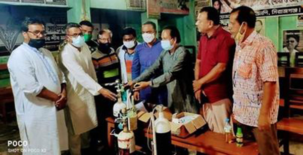সিরাজগঞ্জ বিএনপি করোনা হেল্প সেন্টারে প্রতিদিন রোগীদের ভীড় বাড়ছে,দেওয়া হচ্ছে ব্যবস্হাপত্র প্রয়োজনীয় ঔষুধপত্রসহ অক্সিজেন সিলিন্ডার