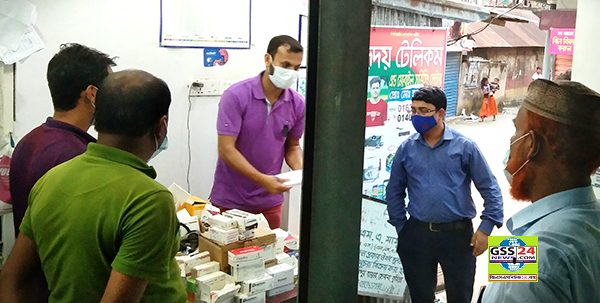 হোমনায় বিধিনিষেধ অমাণ্য করায় জরিমানা