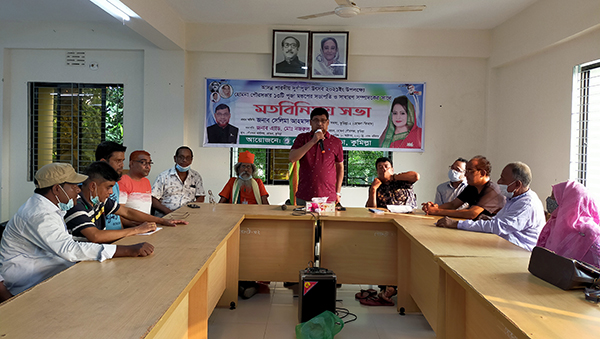 হোমনায় পৌর মেয়রের সঙ্গে পূজা মন্ডপ সভাপতি ও সাধারণ সম্পাদকদের মতবিনিময়
