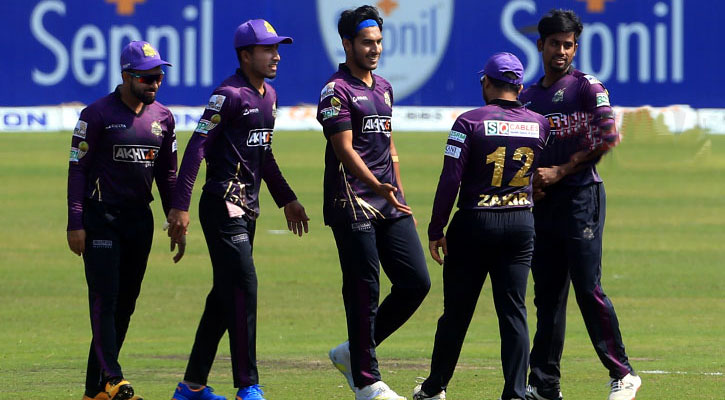 রোমাঞ্চকর ম্যাচে খুলনাকে বিদায় করে কোয়ালিফায়ারে চট্টগ্রাম