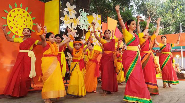 সোহরাওয়ার্দীতে নাচে-গানে ঋতুরাজ বসন্ত বরণ