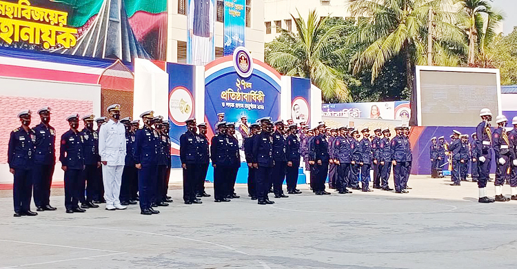 পদক পেলেন কোস্ট গার্ডের ৪০ সদস্য