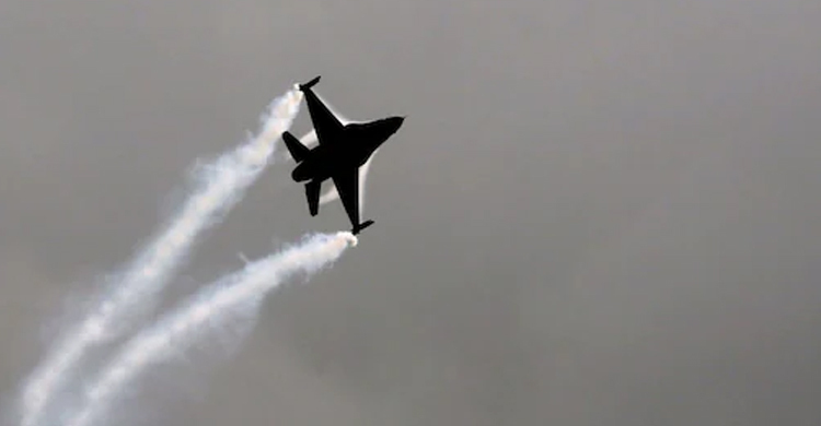 ইরানে যুদ্ধবিমান বিধ্বস্তে ২ পাইলট নিহত 