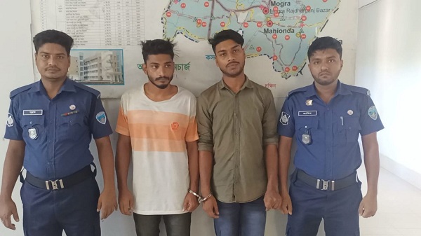 খেলনা পিস্তল দেখিয়ে হুমকি ও ভয়ভীতি আখাউড়ায় ২ যুবক আটক