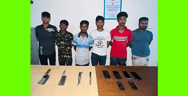 গাজীপুরে ডাকাতি প্রস্তুতিকালে চাপাতি, চাকুসহ গ্রেফতার ৬