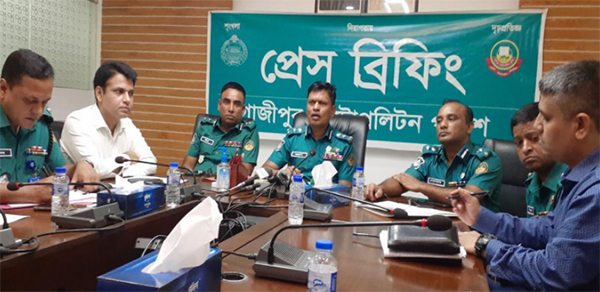 গাজীপুরে ডাকাতির ঘটনায় সহোদর দুই ভাইসহ ৯ ডাকাত গ্রেফতার
