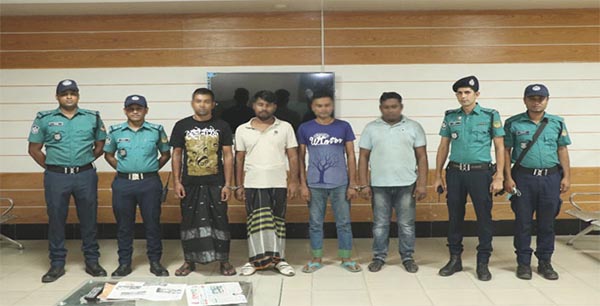 গাজীপুরে পুলিশ পরিচয়ে প্রতারণা চক্রের মূলহোতাসহ ৪ জন গ্রেফতার