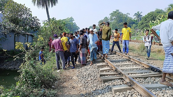 কালীগঞ্জের লেভেল ক্রসিংগুলো এখনও মৃত্যু ফাঁদ! নজর নেই কর্তৃপক্ষের