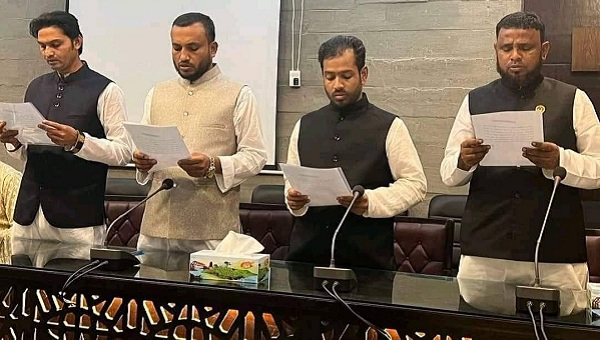 গোয়াইনঘাটের নব নির্বাচিত ৪ ইউপি চেয়ারম্যান শপথ বাক্য পাঠ করালেন জেলা প্রশাসক মজিবর রহমান