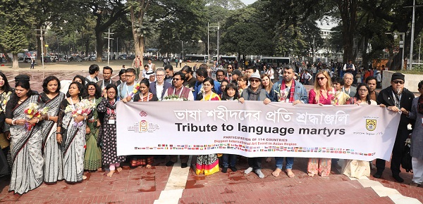 দ্বিবার্ষিক এশিয় চারুকলা প্রদর্শনীর ৫ম দিনে ভাষা শহীদদের প্রতি শ্রদ্ধা