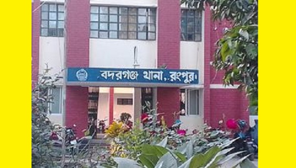 বদরগঞ্জে গ্রাম্য শালিসে ব্যবস্যয়ীকে হেনস্ত করার অভিযোগ