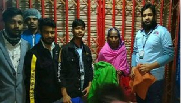 টঙ্গীতে জাগ্রত তরুণ ফাউন্ডেশনের উদ্যোগে অসহায় গরিবদের মাঝে কম্বল বিতরণ 