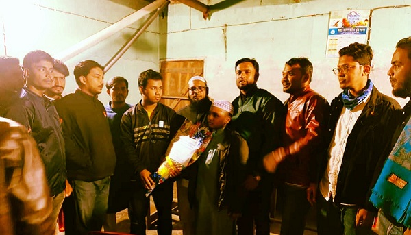 আওয়ামীলীগ নেতা ভাষানীর সাথে মুরাদিয়া ইউ. ছাত্রলীগের সম্পাদক সিফাতের শুভেচ্ছা বিনিময়