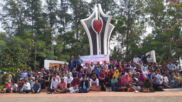 রেজিস্ট্রারকে অব্যাহতি সহ ৮ দফা দাবিতে নোবিপ্রবি উত্তাল : ৭২ ঘন্টার আল্টিমেটাম