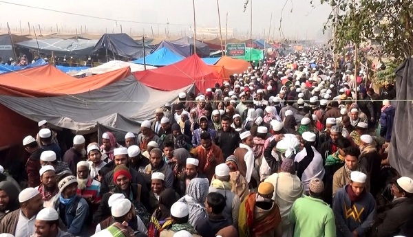 আল্লাহু আকবার ধ্বনিতে মুখরিত ইজতেমা ময়দান : রবিবার আখেরী মোনাজাত