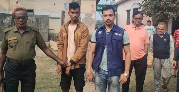 হোমনায় প্রভাতফেরীতে ছাত্রীদের উত্ত্যক্তকারী বখাটের জেল