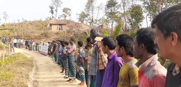 বড়লেখায় দুই সন্তানের জননীকে ধর্ষণ চেষ্টা : প্রতিবাদ সভা