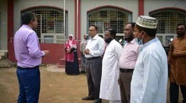 শুদ্ধভাবে জাতীয় সংগীত গাইতে না পারায় শিক্ষককে শোকজ করলেন ডিসি