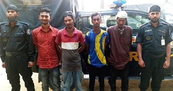 টঙ্গীতে ছিনতাইকারী চক্রের ৪ সদস্য গ্রেফতার