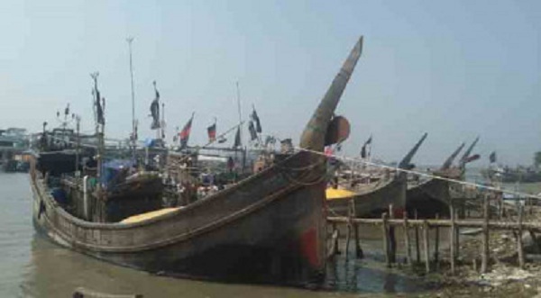সাগরে ৬৫ দিনের জন্য মাছ ধরা বন্ধ