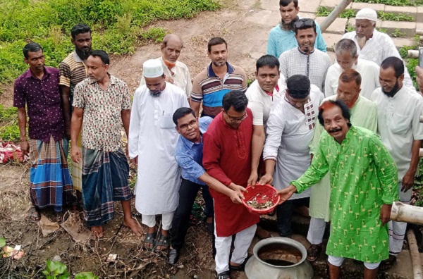 পরিবেশ ও জীব বৈচিত্র্য রক্ষার্থে শিবপুর উপজেলা জাপমাসের উদ্যোগে কলাগাছিয়া নদীতে মিঠা পানির মাছের পোনা অবমুক্ত