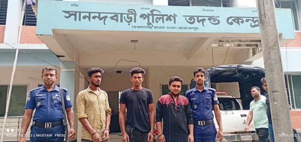 দেওয়ানগঞ্জে ভারতীয় মদসহ ৩ জন আটক