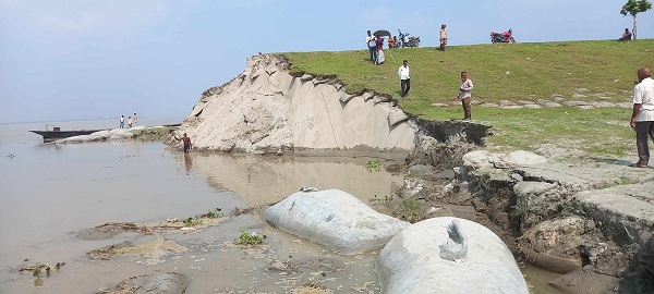 ইসলামপুরে হাড়গিলা বাঁধ তীব্র ভাঙনে আতঙ্কে এলাকাবাসী
