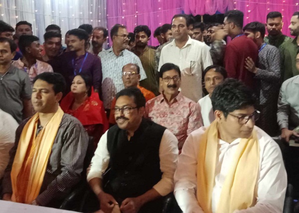 রংপুরের বদরগঞ্জে সাংসদের পিএস সহ ছাত্রলীগের নামে মামলা করলেন আওয়ামিলীগ নেত্রী