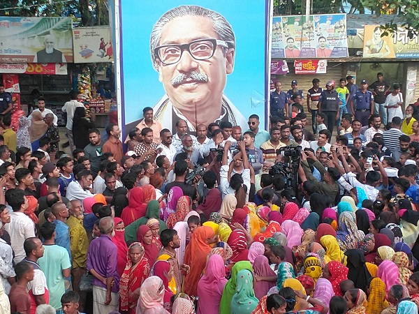 ইসলামপুরে নৌকার মনোনয়ন প্রত্যাশী মেয়র কাদেরের গণজোয়ার