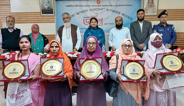 মুরাদনগরে বেগম রোকেয়া দিবসে পাঁচ জয়িতাকে সংবর্ধনা