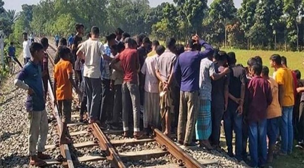 মোবাইল ফোনে ফ্রিফায়ার গেম খেলার সময় ট্রেনে কাটা পড়ে দুই বন্ধুর মৃত্যু