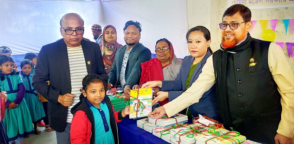 হোমনায় বই উৎসবে ৩ লাখ ৬৪ হাজার নতুন বই বিতরণ