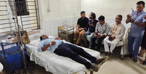 সরিষাবাড়ীতে ছাত্র ইউনিয়নের কাউন্সিলে হামলা, ডেইলি স্টারের সাংবাদিক আহত