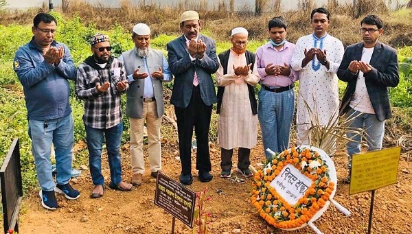 গাজীপুরে লায়ন গনি মিয়া বাবুলের নেতৃত্বে গণমাধ্যম কর্মীদের প্রবীণ সাংবাদিক বাদামীর কবর জিয়ারত