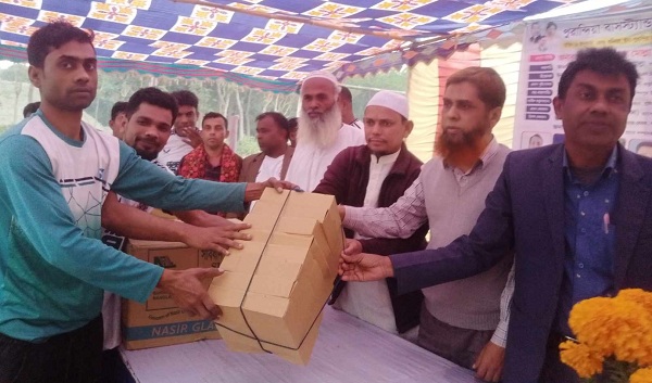 শিবপুর উপজেলা পুরানদিয়া বাসস্ট্যান্ড যুব সমাজের উদ্যোগে ফুটবল খেলা অনুষ্ঠিত