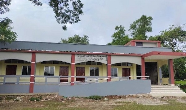 মুরাদনগরে রাতের আঁধারে বিদ্যালয়ের ২৬টি ফ্যান চুরি