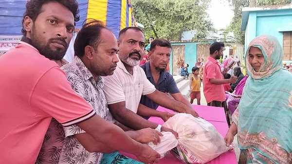 অসহায়দের পাশে আলহাজ্ব শওকত হাসান মিঞা : ইসলামপুরে ৫শত পরিবারের খাদ্যসামগ্রী বিতরণ