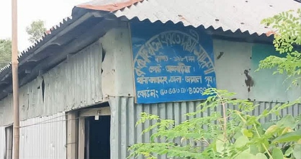 মেলান্দহে স্বতন্ত্র এবতেদায়ী মাদরাসার প্রধান শিক্ষকের বিরুদ্ধে দুর্নীতির অভিযোগ