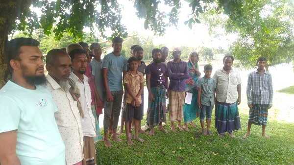 গোপলা নদী থেকে মৎস্যজীবিদের জাল ও মাছ জোরপূর্বক ছিনিয়ে নেয়ার অভিযোগ