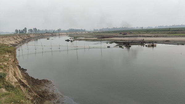 ইসলামপুরে যমুনা  ব্রহ্মপুত্র ও দশআনী নদী থেকে অবৈধ বালু উত্তোলনের ধুম:প্রশাসনের রহস্যজনক নিরবতা