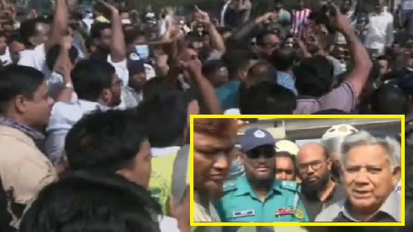 চট্টগ্রামে নৌ উপদেষ্টার পথ আটকে বন্দর চেয়ারম্যানের অপসারণ দাবী