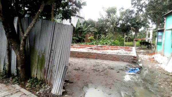 নরসিংদী সদর উপজেলা চিনিশপুর নন্দীপাড়া  মৌজায় আদালত অবমাননা করে জোরপূর্বক ঘর নির্মাণের অভিযোগ