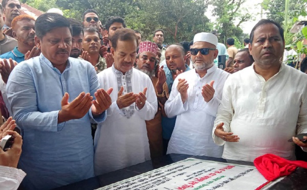  পুবাইলে বিভিন্ন প্রকল্পের উদ্বোধন করলেন এমপি ফজলুল হক মিলন ও গাজীপুর সিটি কর্পোরেশনের প্রশাসক শওকত হোসেন সরকার