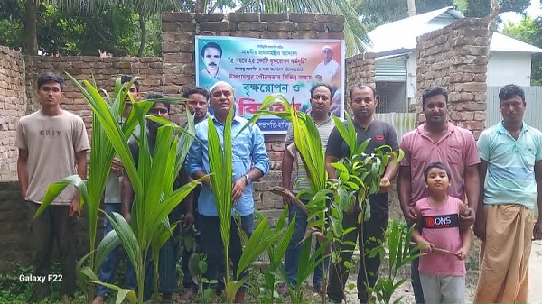 ​বিএনপির প্রতিষ্ঠাবার্ষিকীতে ইসলামপুরে হাফিজ পাঠাগারের চারা বিতরণ